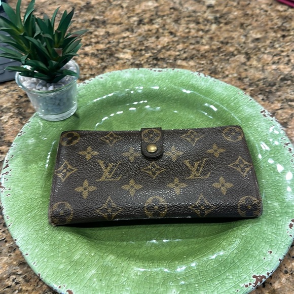 Louis Vuitton Handbags - ‼️Firm Price‼️ Louis Vuitton Monogram French Kiss Lock Long Wallet